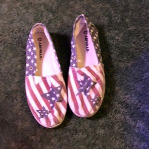 Airwalk flag flats